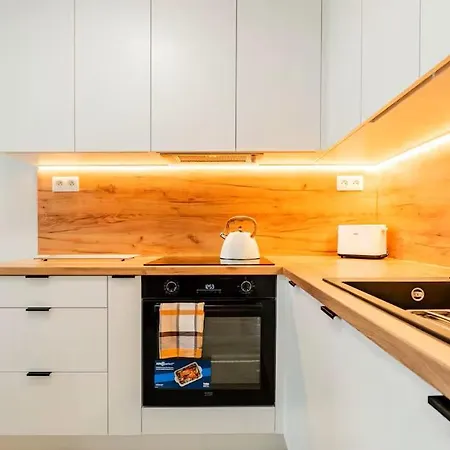 Lägenhet Skyflat Bratislava-new Near Airport Free Parking