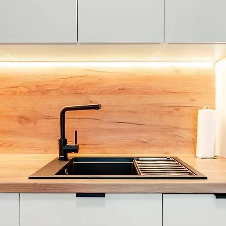 Lägenhet Skyflat Bratislava-new Near Airport Free Parking Bratislava