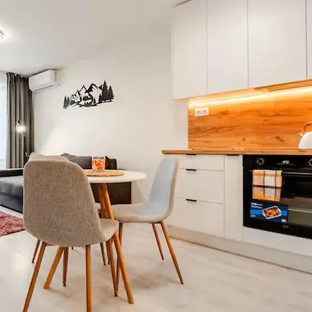 Skyflat Bratislava-new Near Airport Free Parking Apartamento *