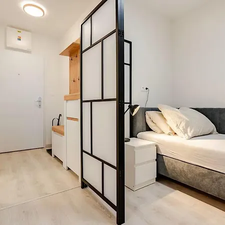 公寓 Skyflat Bratislava-new Near Airport Free Parking