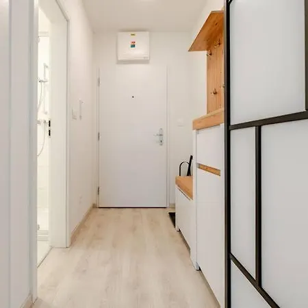 Lejlighed Skyflat Bratislava-new Near Airport Free Parking