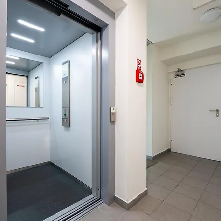 Skyflat Bratislava-new Near Airport Apartment *