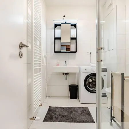 Appartamento Skyflat Bratislava-new Near Airport Free Parking Bratislava
